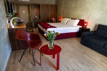 adelphi boutique hotel