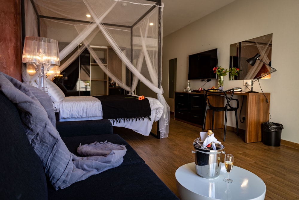 adelphi boutique hotel