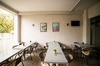 fast airport accomodation