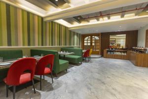 asar capoors hotel hazratganj by orion hotels