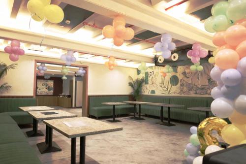 asar capoors hotel hazratganj by orion hotels