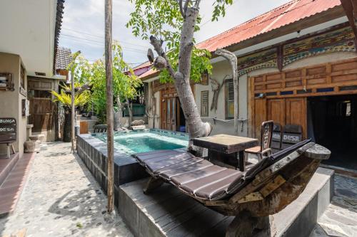 wave and chill house hostel raya canggu