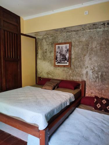 wave and chill house hostel raya canggu