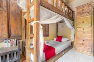 wave and chill house hostel raya canggu