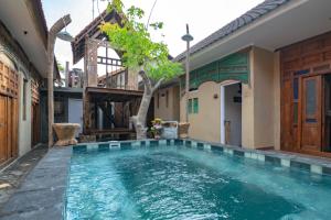 wave and chill house hostel raya canggu
