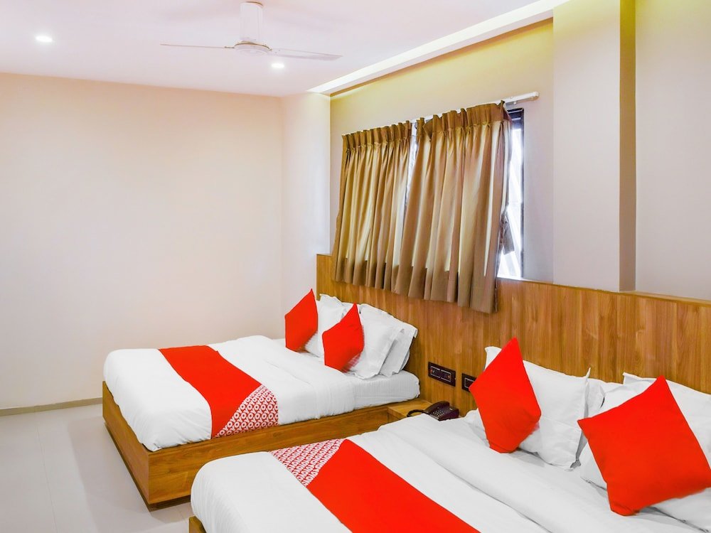 Oyo 14544 Hotel Pacific Inn,In Kamrej,2 star