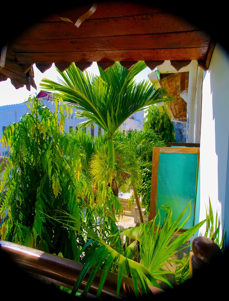 garden lodge
