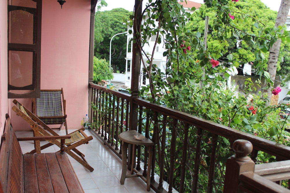 garden lodge