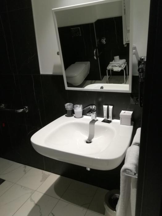 j hotel