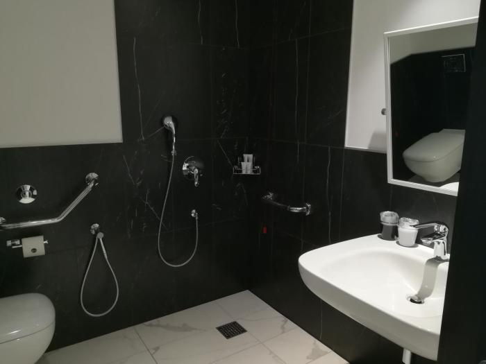 j hotel