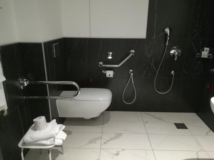 j hotel
