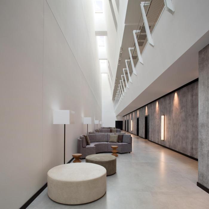 j hotel