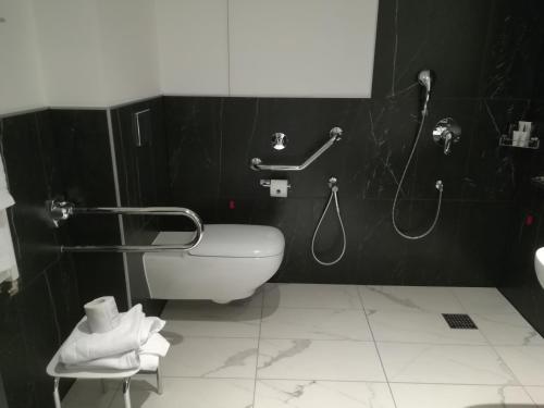 j hotel