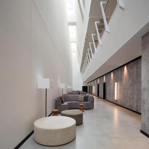 j hotel