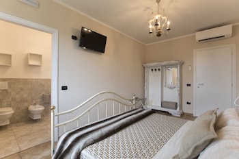 villa malvasio refined bandb