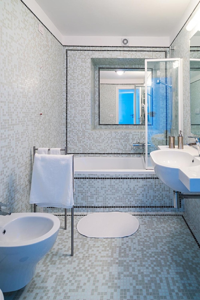 donna giulia luxury house
