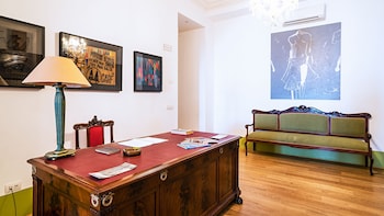 donna giulia luxury house