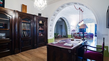 donna giulia luxury house