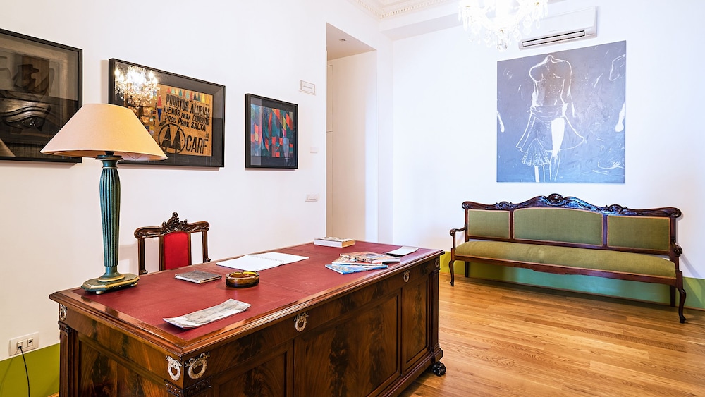 donna giulia luxury house