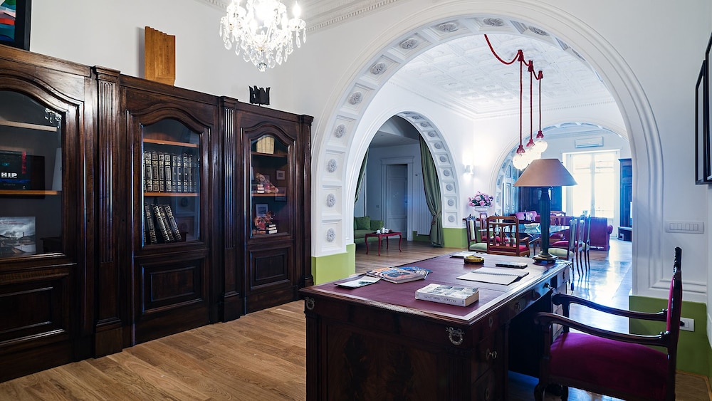 donna giulia luxury house