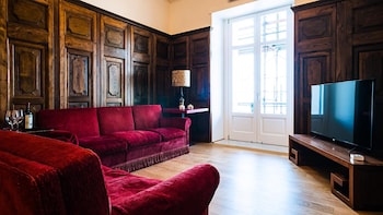 donna giulia luxury house