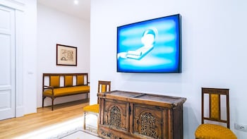 donna giulia luxury house