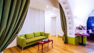 donna giulia luxury house