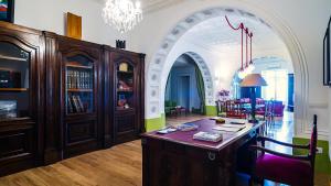 donna giulia luxury house