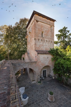 massimago wine tower