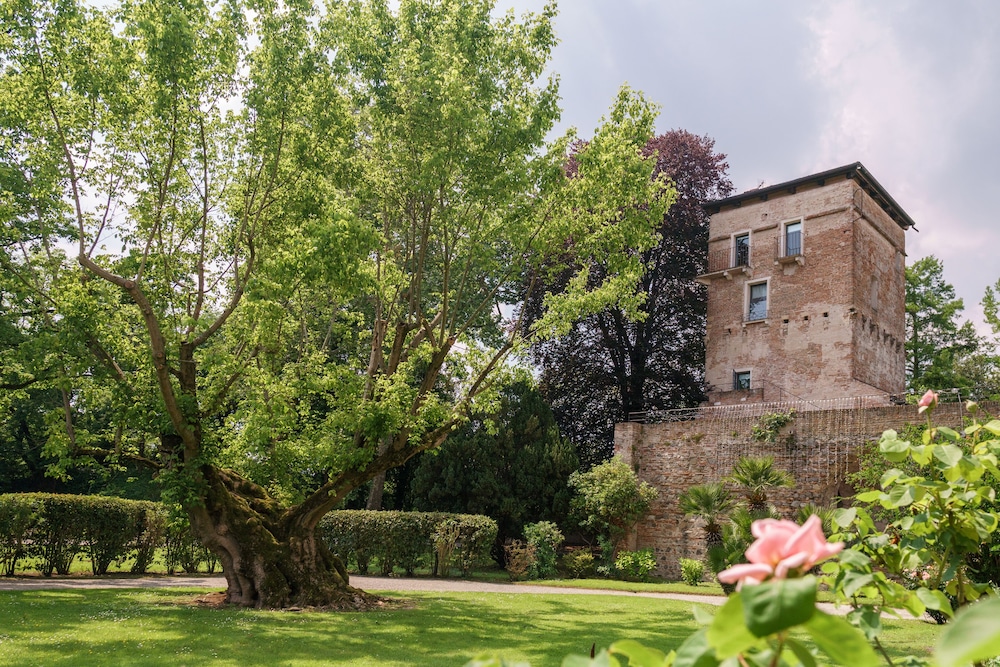 massimago wine tower
