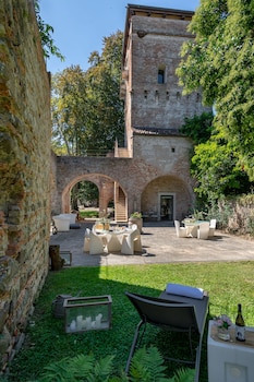 massimago wine tower