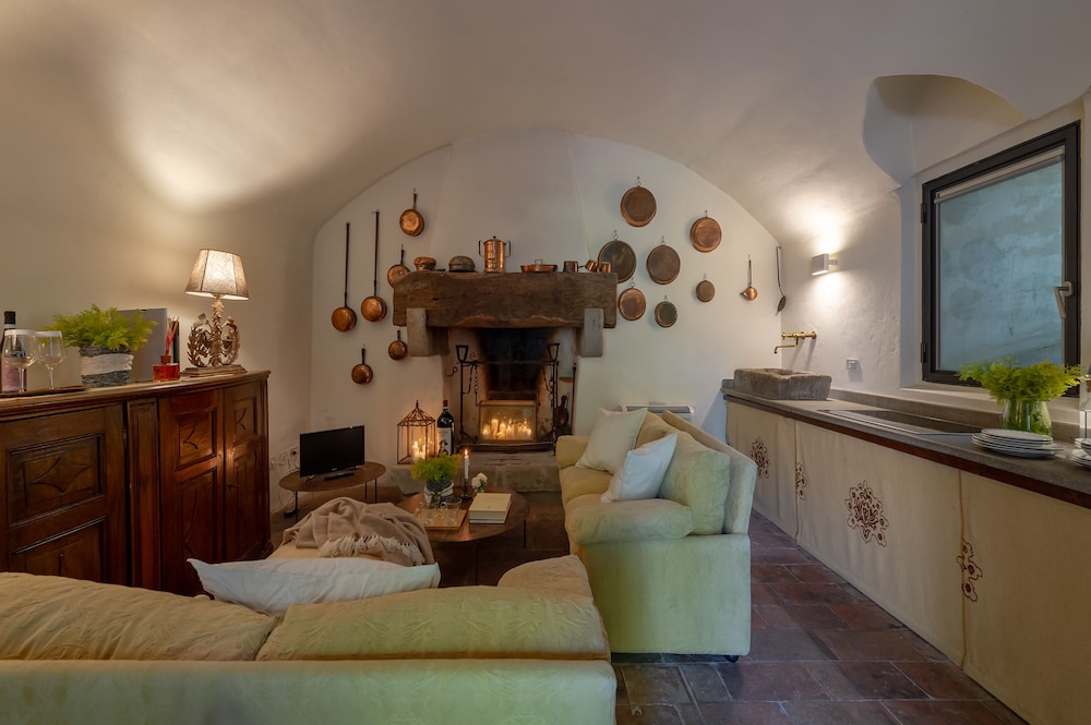 massimago wine tower