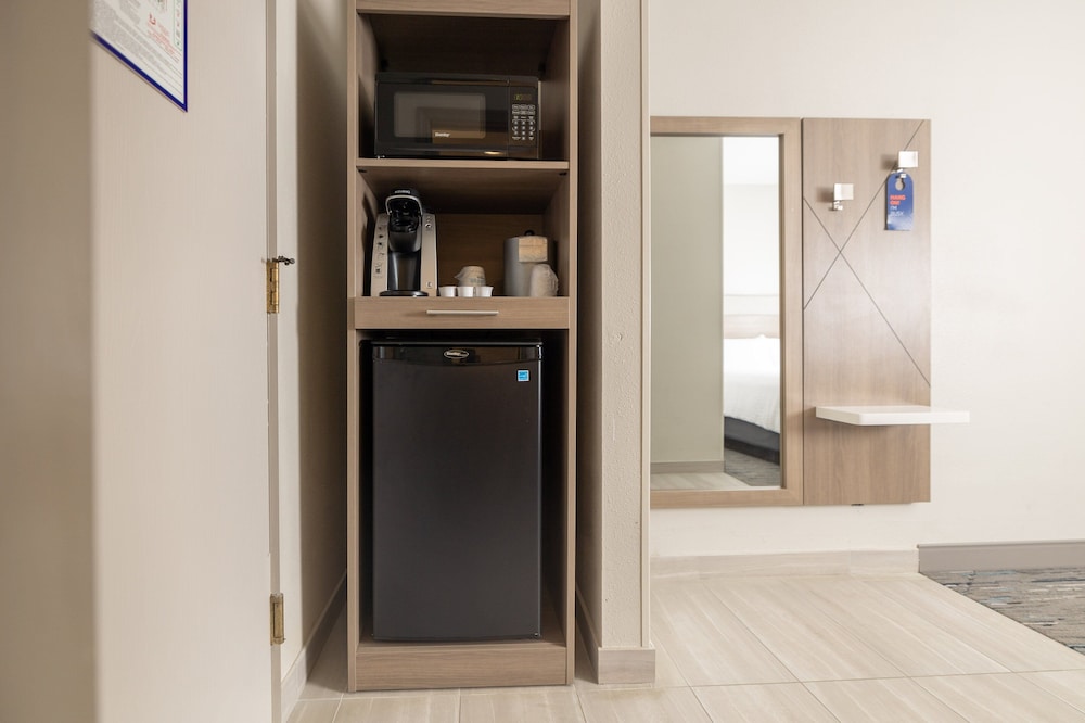 holiday inn express hotel and suites frackville by ihg