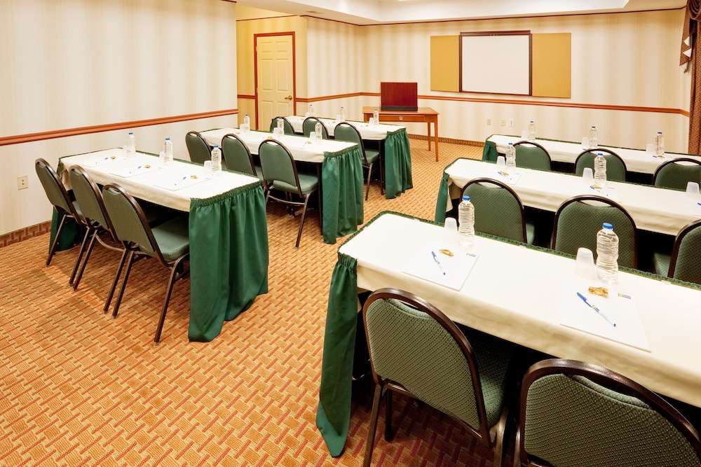 holiday inn express hotel and suites frackville by ihg