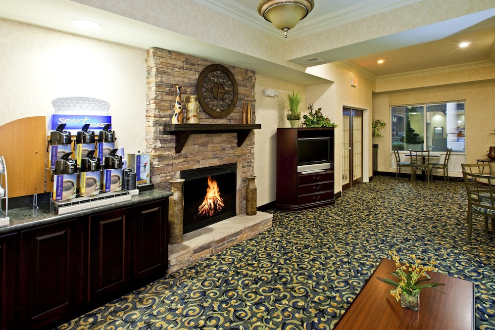 holiday inn express hotel and suites frankfort by ihg