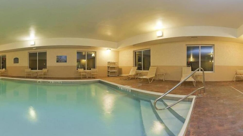 holiday inn express hotel and suites frankfort by ihg