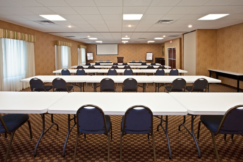 holiday inn express hotel and suites frankfort by ihg