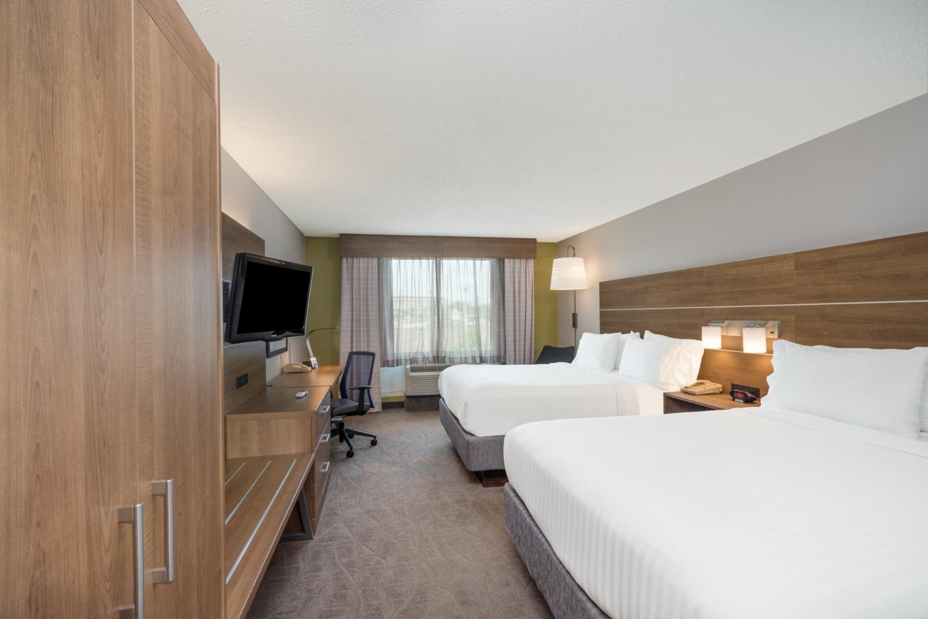 holiday inn express hotel and suites frankfort by ihg