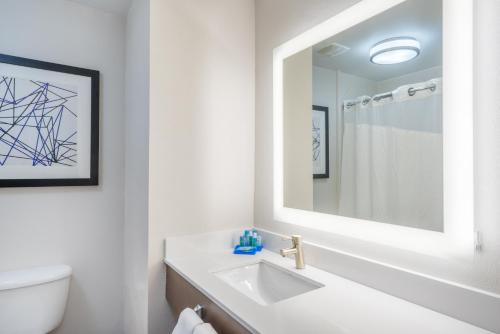 holiday inn express hotel and suites frankfort by ihg