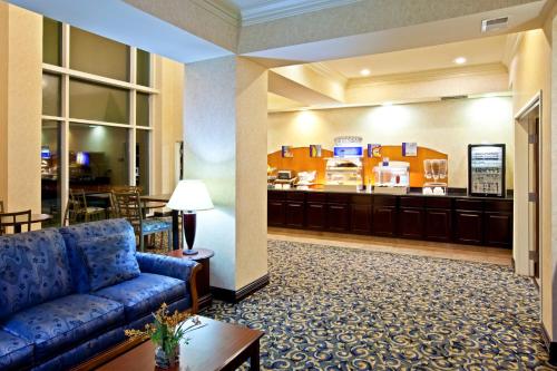 holiday inn express hotel and suites frankfort by ihg