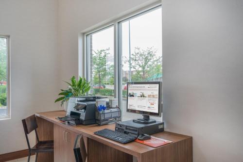 holiday inn express hotel and suites frankfort by ihg