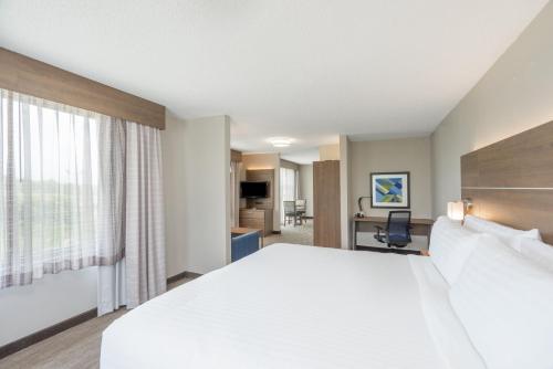 holiday inn express hotel and suites frankfort by ihg