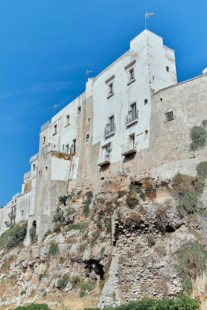 posea polignano sea suites