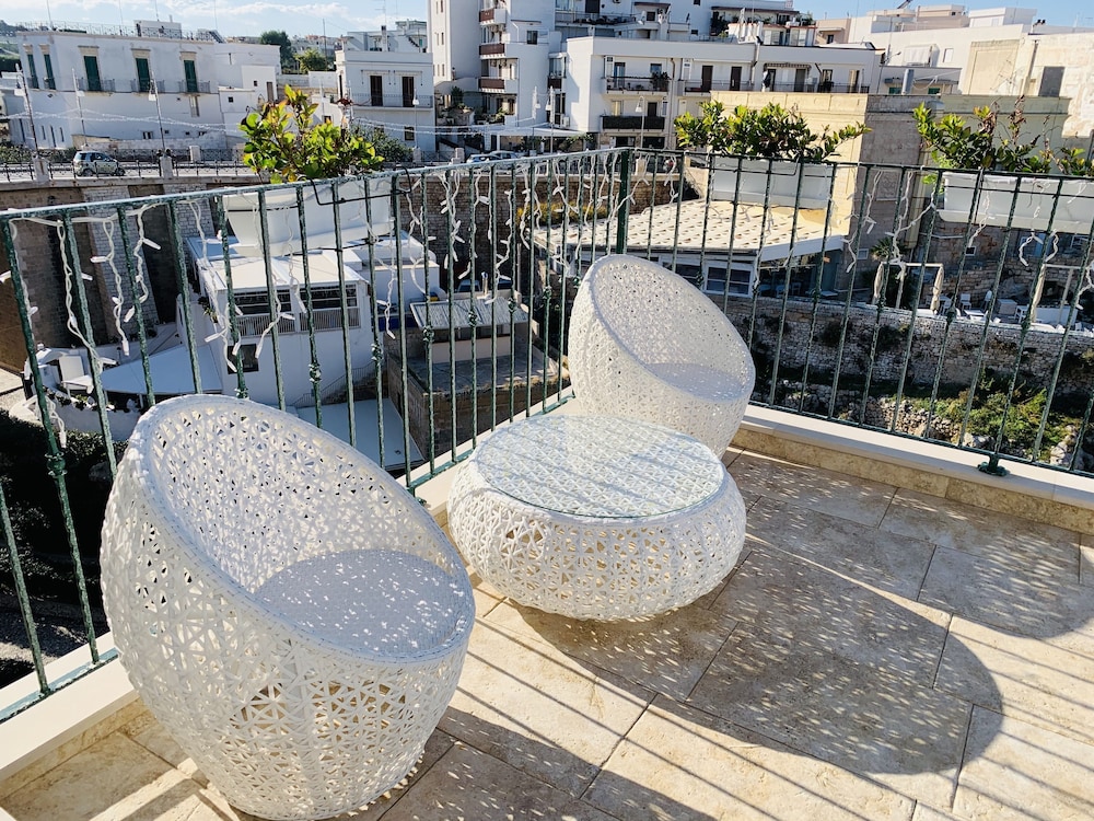 posea polignano sea suites