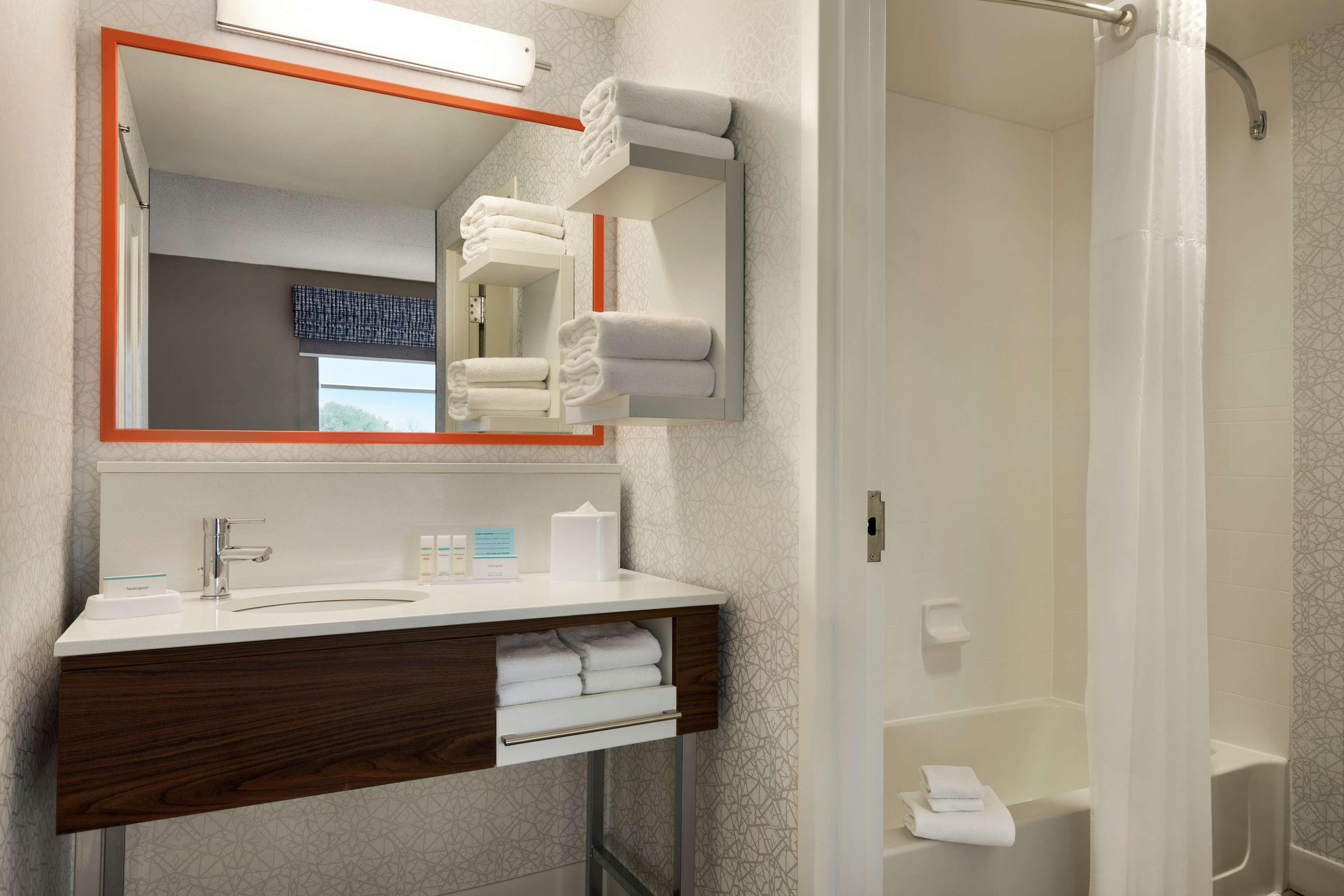 hampton inn and suites frederick fort detrick