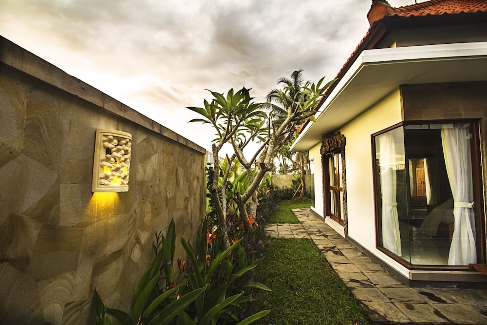 ubud lestari villa
