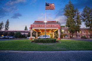 piccadilly inn airport