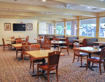 piccadilly inn airport