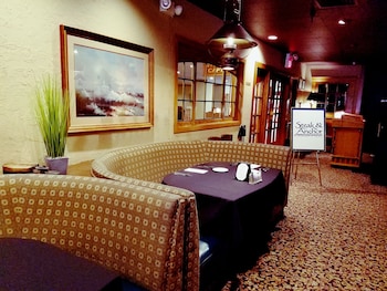 piccadilly inn airport