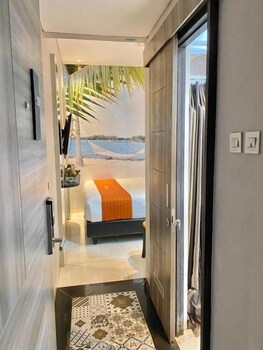 front one boutique karawang